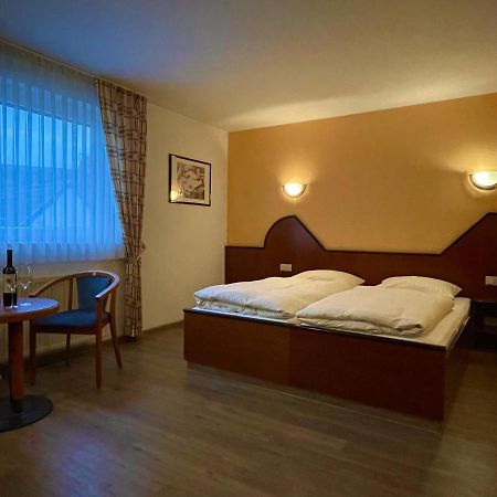 Hotel Haus Hubertus Elsdorf Экстерьер фото