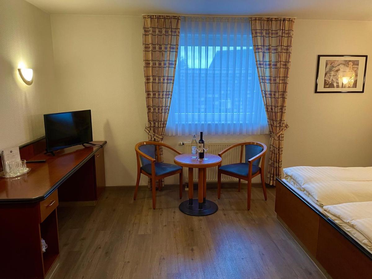 Hotel Haus Hubertus Elsdorf Экстерьер фото
