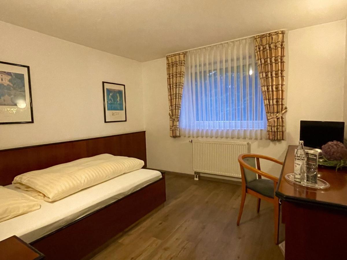 Hotel Haus Hubertus Elsdorf Экстерьер фото